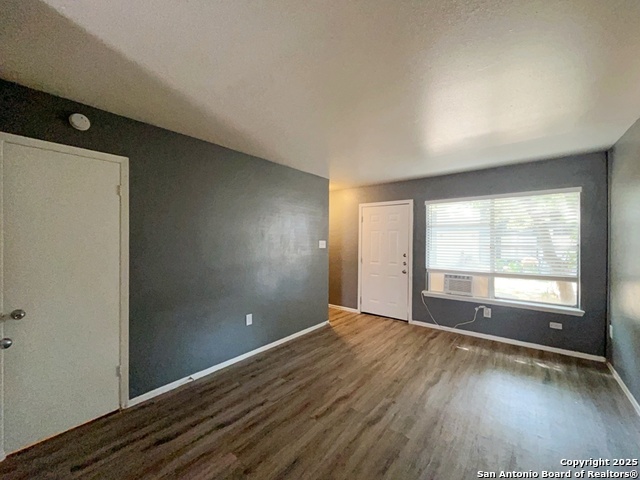 Image 8 of 29 For 2802 Lasses Blvd  15