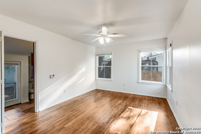 Image 16 of 25 For 215 Woodcrest