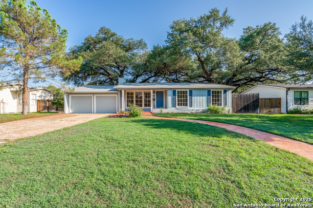 Image 22 of 25 For 215 Woodcrest