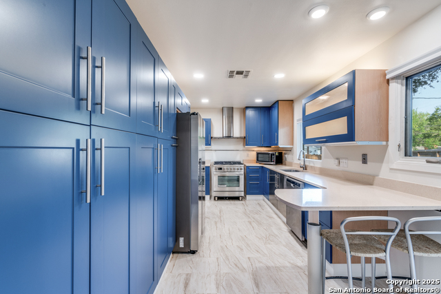 Image 3 of 25 For 215 Woodcrest