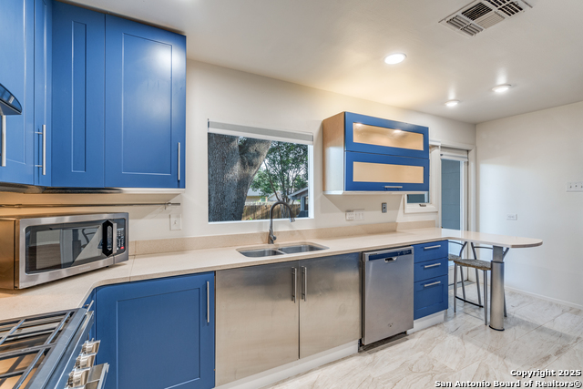 Image 5 of 25 For 215 Woodcrest