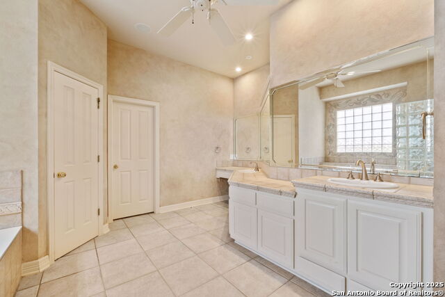 Image 21 of 31 For 18854 Calle Cierra