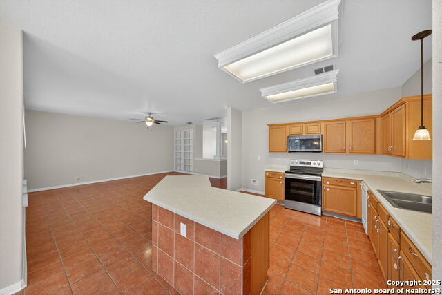 Image 10 of 32 For 25119 Royal Land