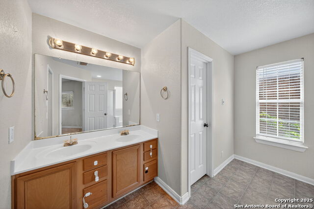 Image 18 of 32 For 25119 Royal Land