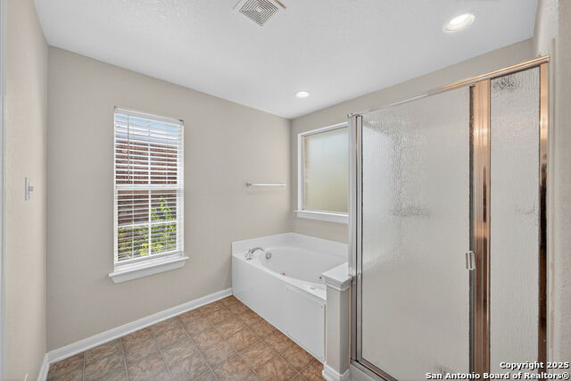 Image 19 of 32 For 25119 Royal Land