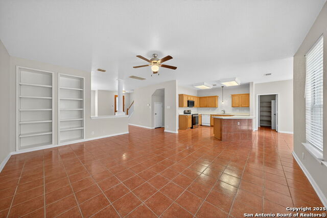 Image 6 of 32 For 25119 Royal Land