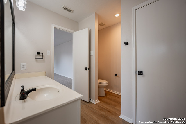 Image 21 of 33 For 11203 Berkley Sq