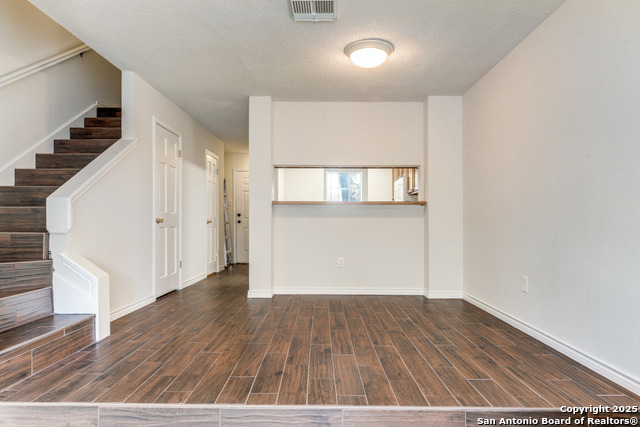 Image 10 of 31 For 10254 Dover Ridge  204