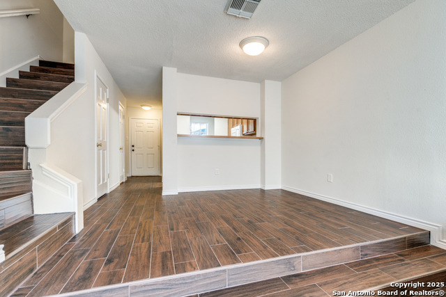 Image 11 of 31 For 10254 Dover Ridge  204