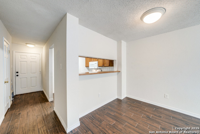 Image 12 of 31 For 10254 Dover Ridge  204