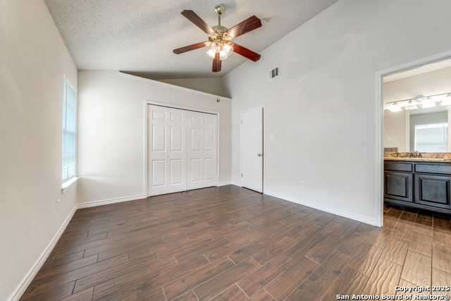 Image 22 of 31 For 10254 Dover Ridge  204