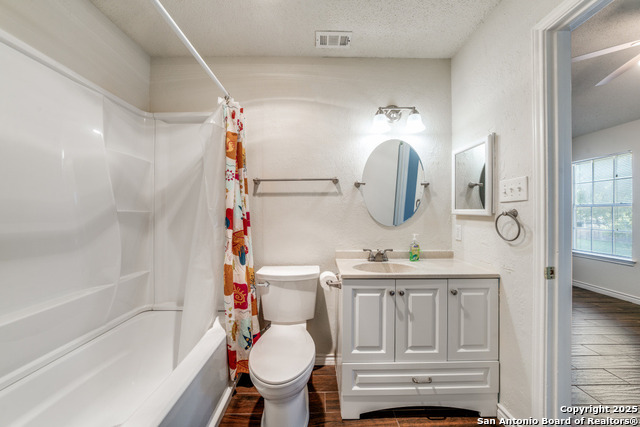 Image 25 of 31 For 10254 Dover Ridge  204