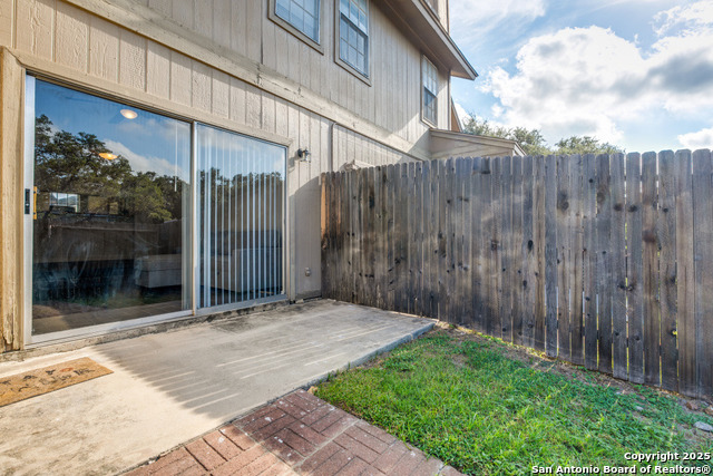 Image 29 of 31 For 10254 Dover Ridge  204