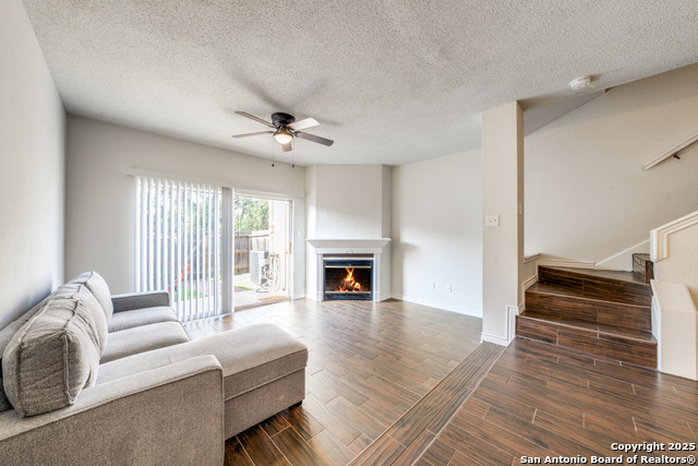 Image 5 of 31 For 10254 Dover Ridge  204