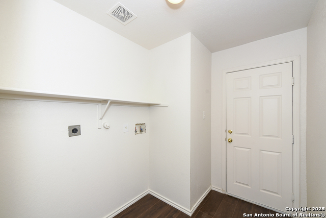 Image 21 of 28 For 8118 Grissom Circle