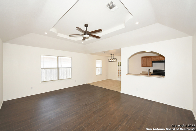 Image 5 of 28 For 8118 Grissom Circle