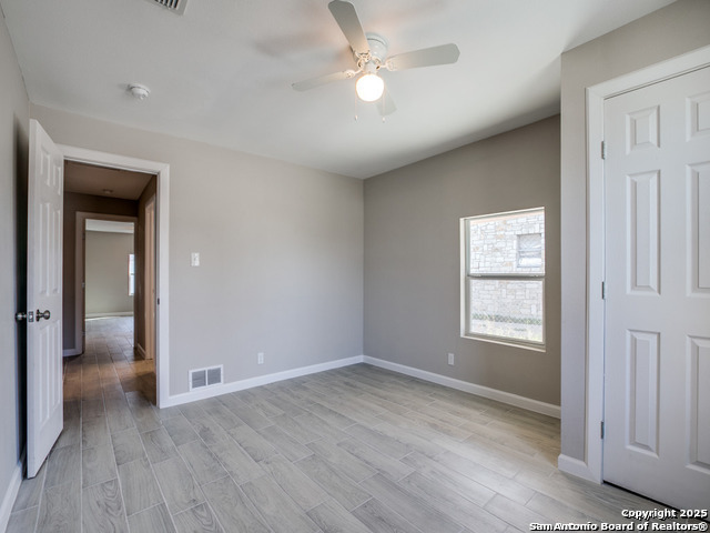 Listing photo id 8 for 4238 Commercial
