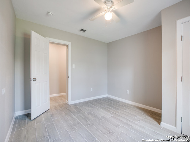 Listing photo id 9 for 4238 Commercial