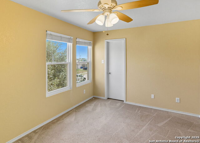 Listing photo id 17 for 3223 Crested Creek