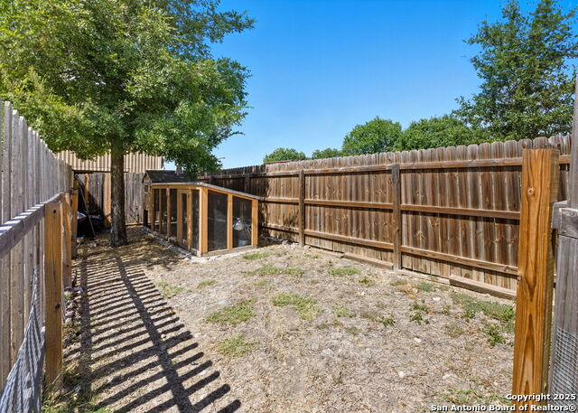 Listing photo id 22 for 3223 Crested Creek