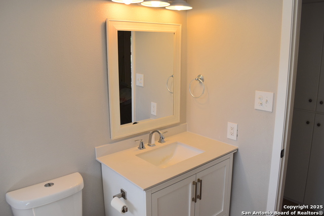 Image 14 of 22 For 204 Royal Dr