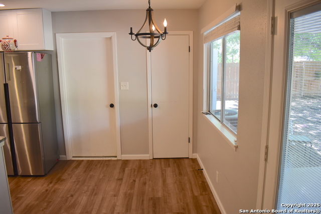 Image 7 of 22 For 204 Royal Dr