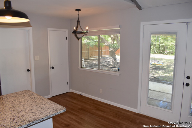 Image 8 of 22 For 204 Royal Dr