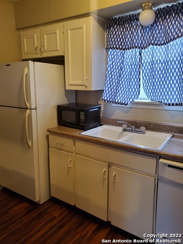 Image 3 of 6 For 3243 Nacogdoches Rd  910