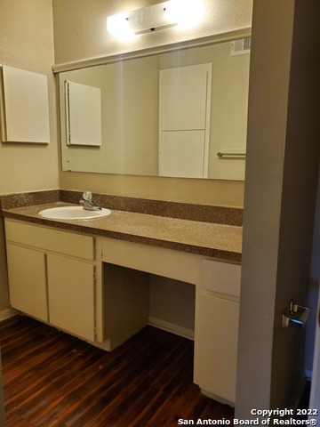 Image 6 of 6 For 3243 Nacogdoches Rd  910