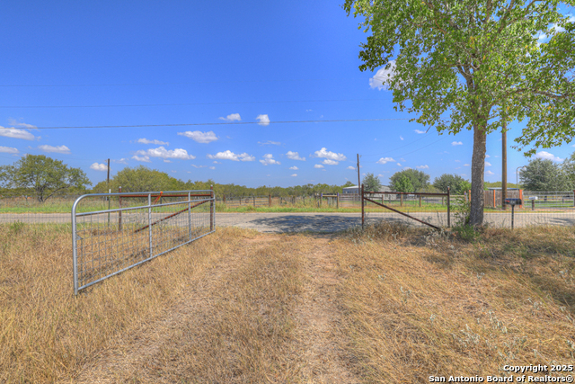 Image 16 of 22 For 445 Single Oak Rd