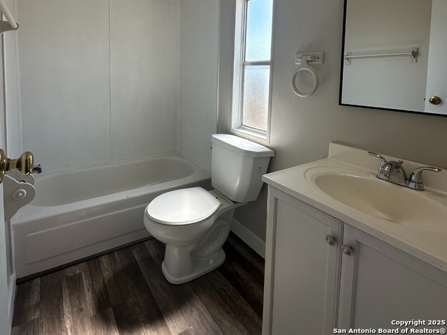 Listing photo id 8 for 175 Cr 481  