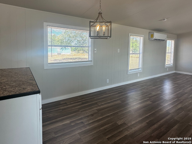 Listing photo id 4 for 175 Cr 481  