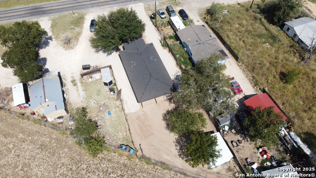 Listing photo id 19 for 3274 N Ih 35