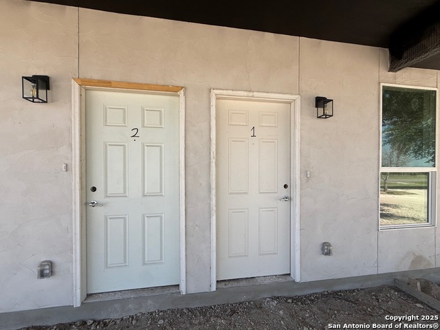 Listing photo id 2 for 3274 N Ih 35