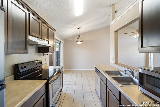 Image 11 of 31 For 9140 Timber Path 2204