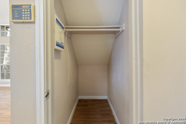 Image 14 of 31 For 9140 Timber Path 2204