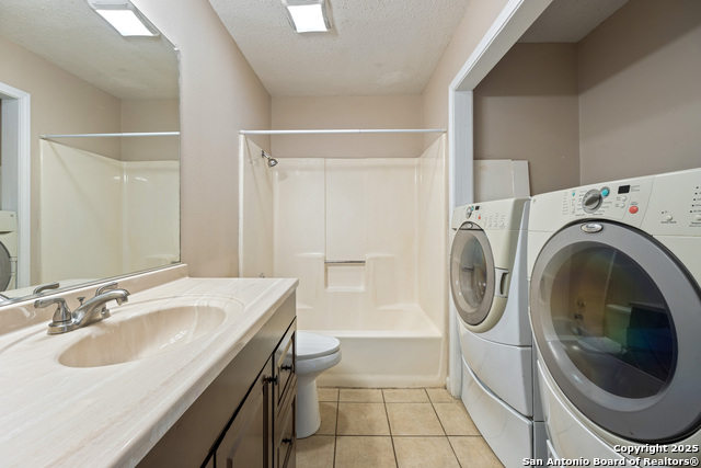 Image 17 of 31 For 9140 Timber Path 2204