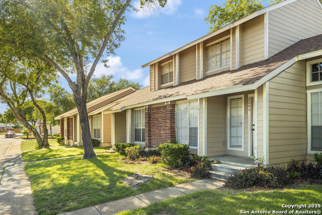 Image 2 of 31 For 9140 Timber Path 2204