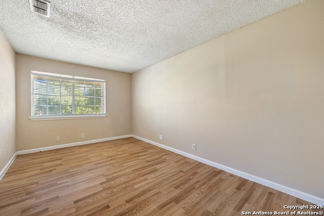 Image 20 of 31 For 9140 Timber Path 2204