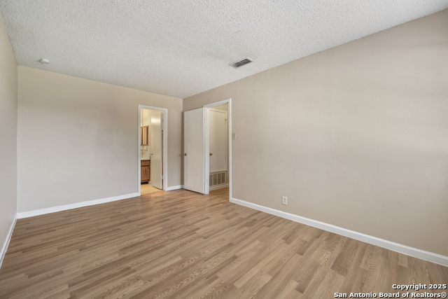 Image 21 of 31 For 9140 Timber Path 2204