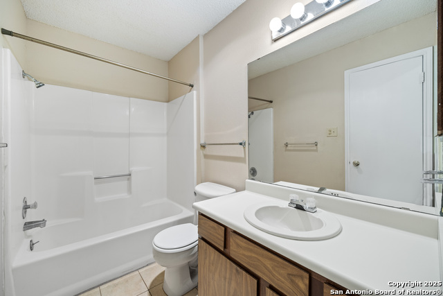 Image 22 of 31 For 9140 Timber Path 2204