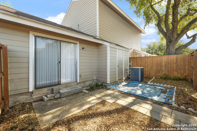 Image 26 of 31 For 9140 Timber Path 2204