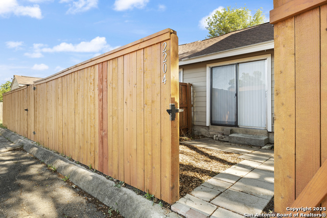 Image 27 of 31 For 9140 Timber Path 2204