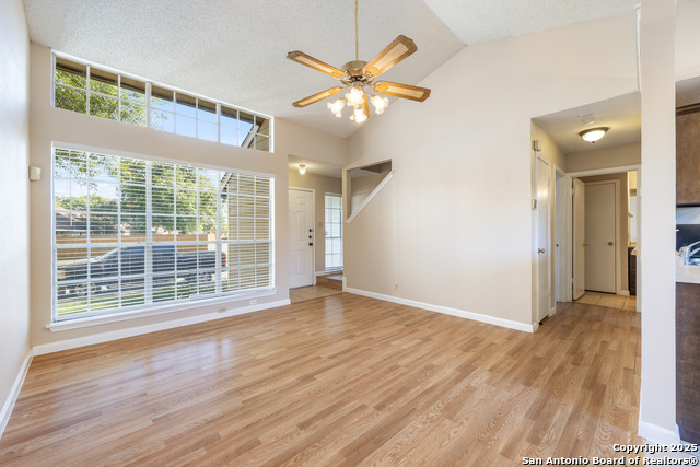 Image 6 of 31 For 9140 Timber Path 2204