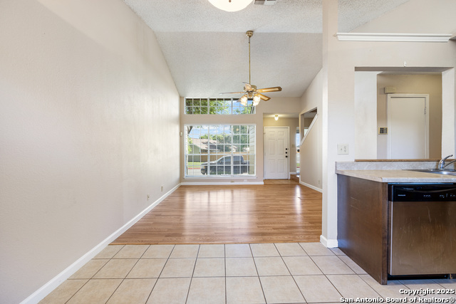 Image 8 of 31 For 9140 Timber Path 2204