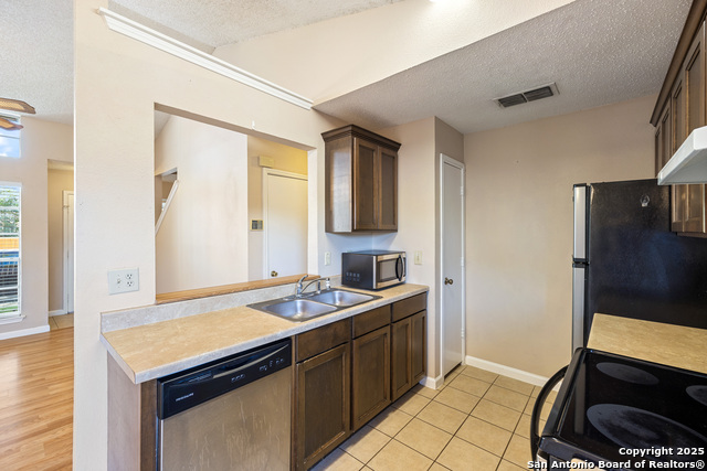 Image 9 of 31 For 9140 Timber Path 2204