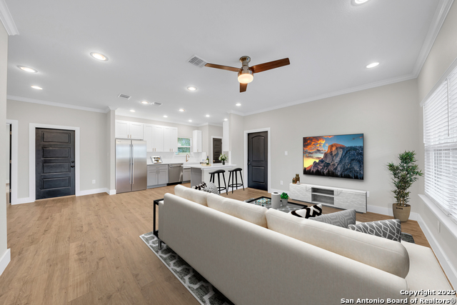 Listing photo id 1 for 4130 Moana
