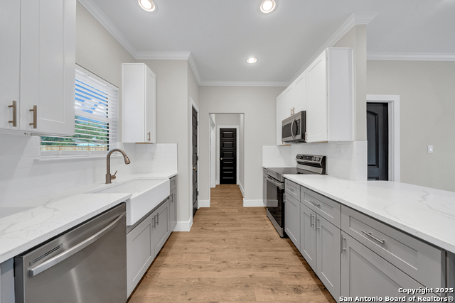 Listing photo id 6 for 4130 Moana
