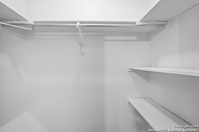 Image 18 of 30 For 9140 Timber Path 1204