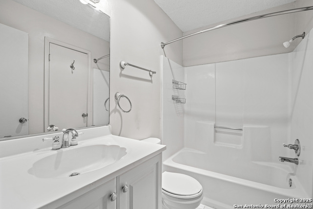 Image 22 of 30 For 9140 Timber Path 1204